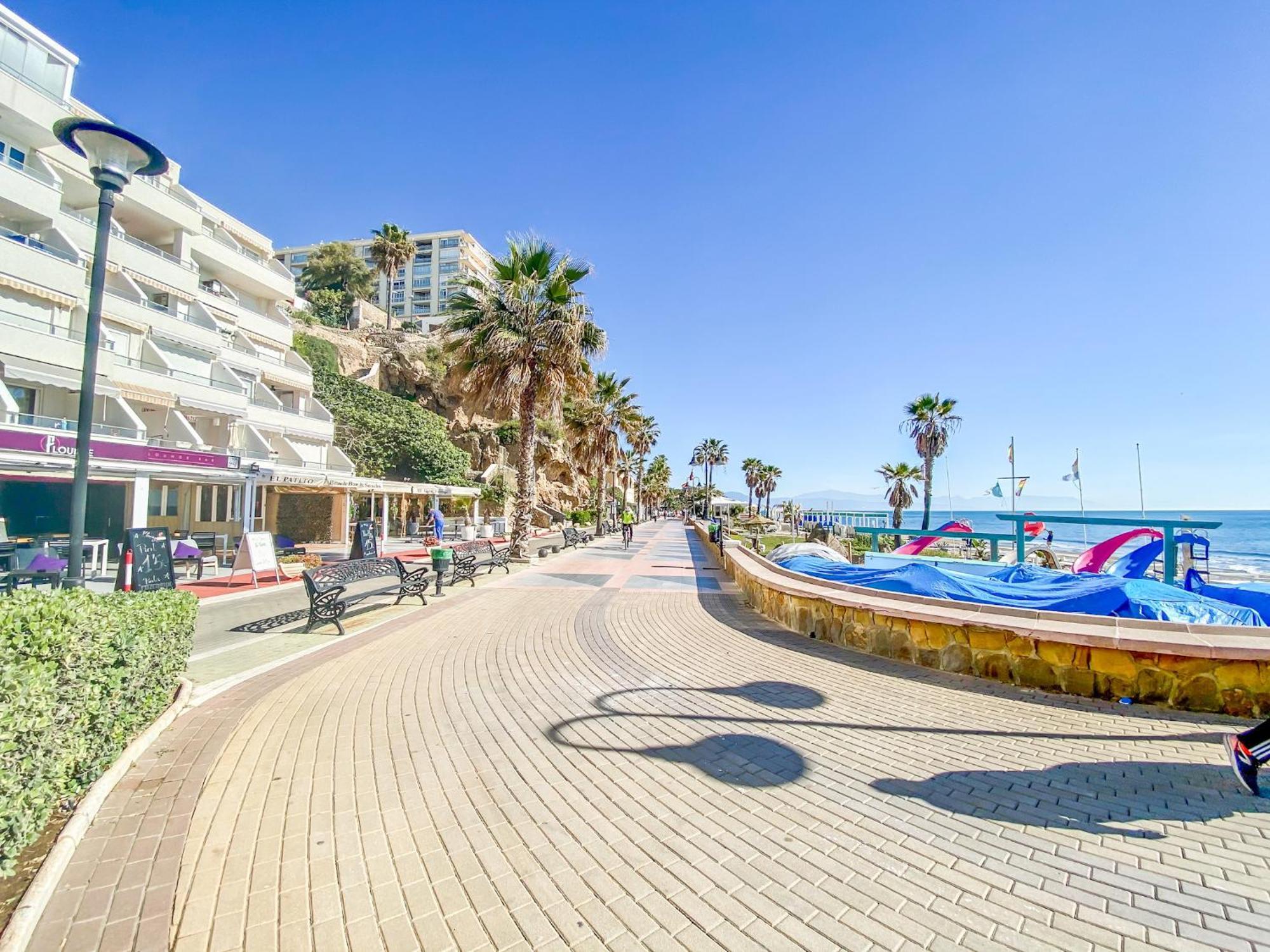 Roca Chica - Parking - Frente Playa - Terraza - Wifi - Bajondillo Y Carihuela Apartment Torremolinos Ngoại thất bức ảnh