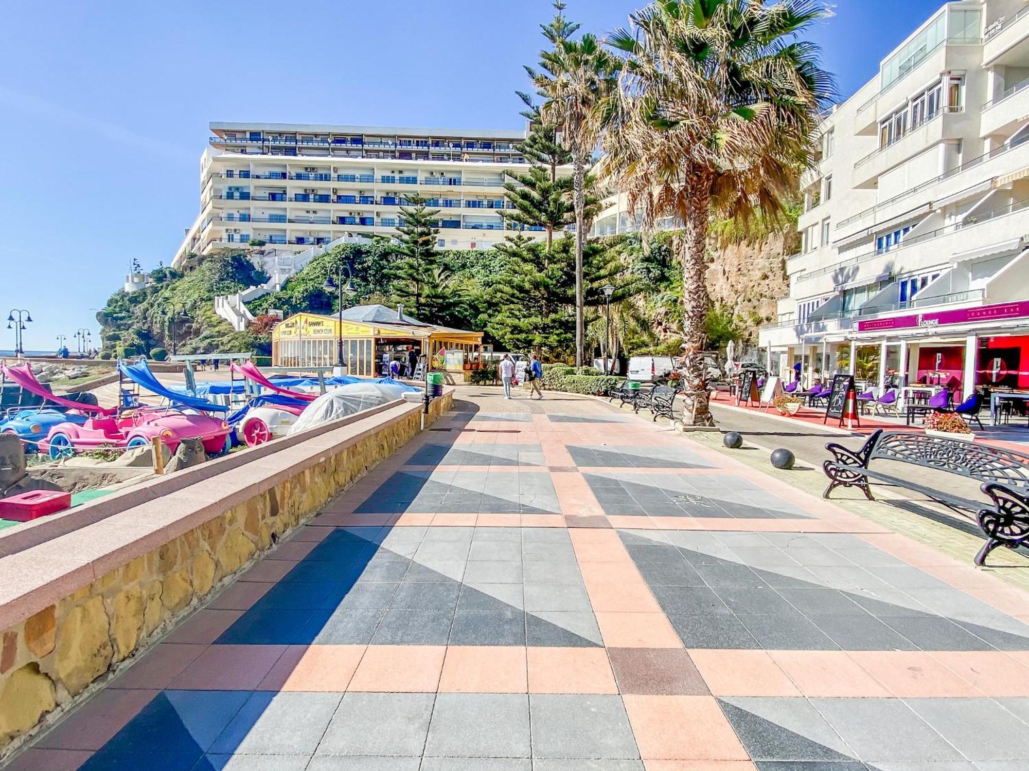 Roca Chica - Parking - Frente Playa - Terraza - Wifi - Bajondillo Y Carihuela Apartment Torremolinos Ngoại thất bức ảnh