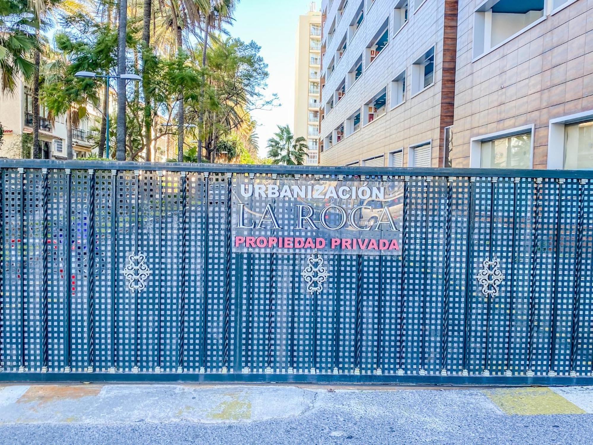 Roca Chica - Parking - Frente Playa - Terraza - Wifi - Bajondillo Y Carihuela Apartment Torremolinos Ngoại thất bức ảnh
