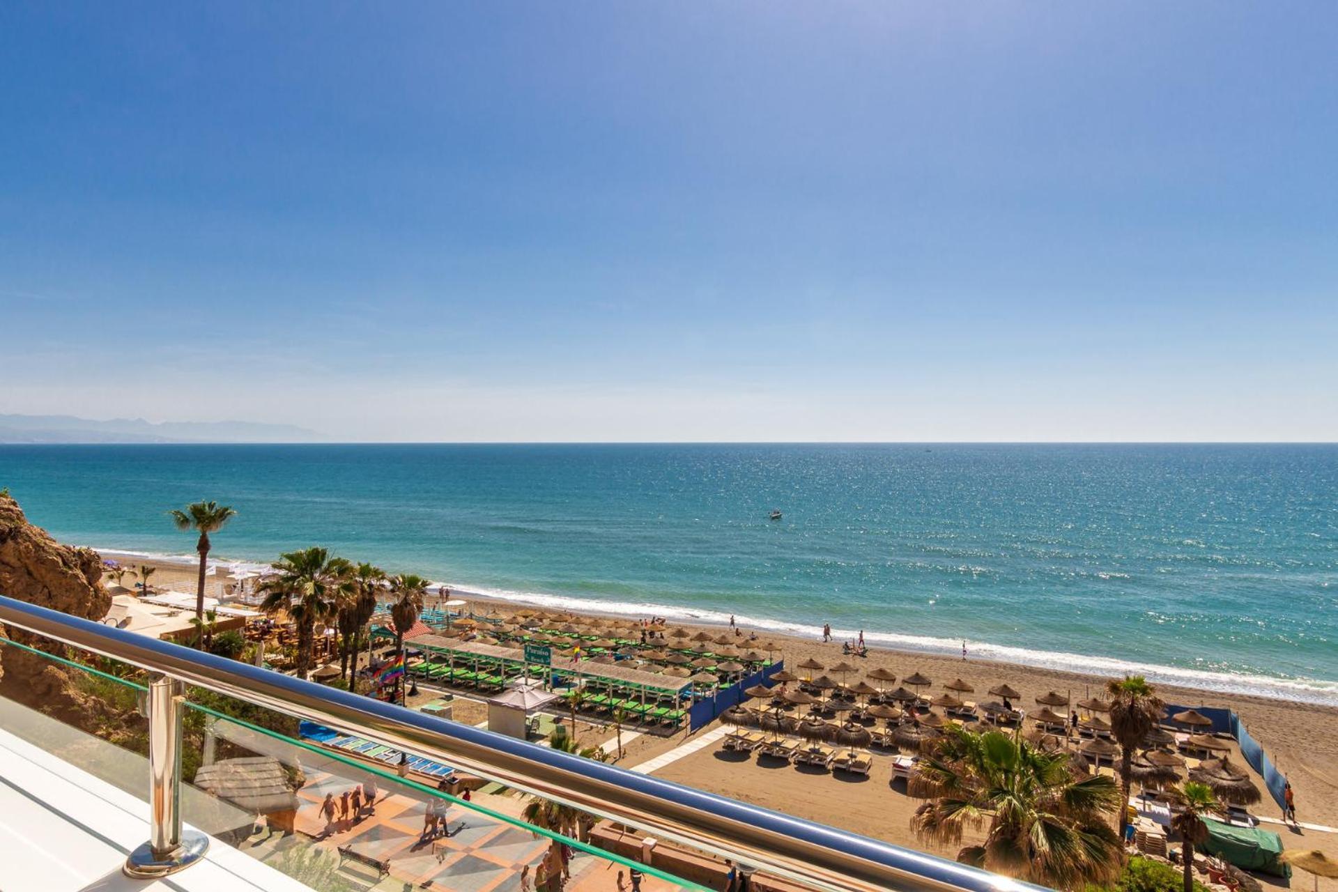 Roca Chica - Parking - Frente Playa - Terraza - Wifi - Bajondillo Y Carihuela Apartment Torremolinos Ngoại thất bức ảnh