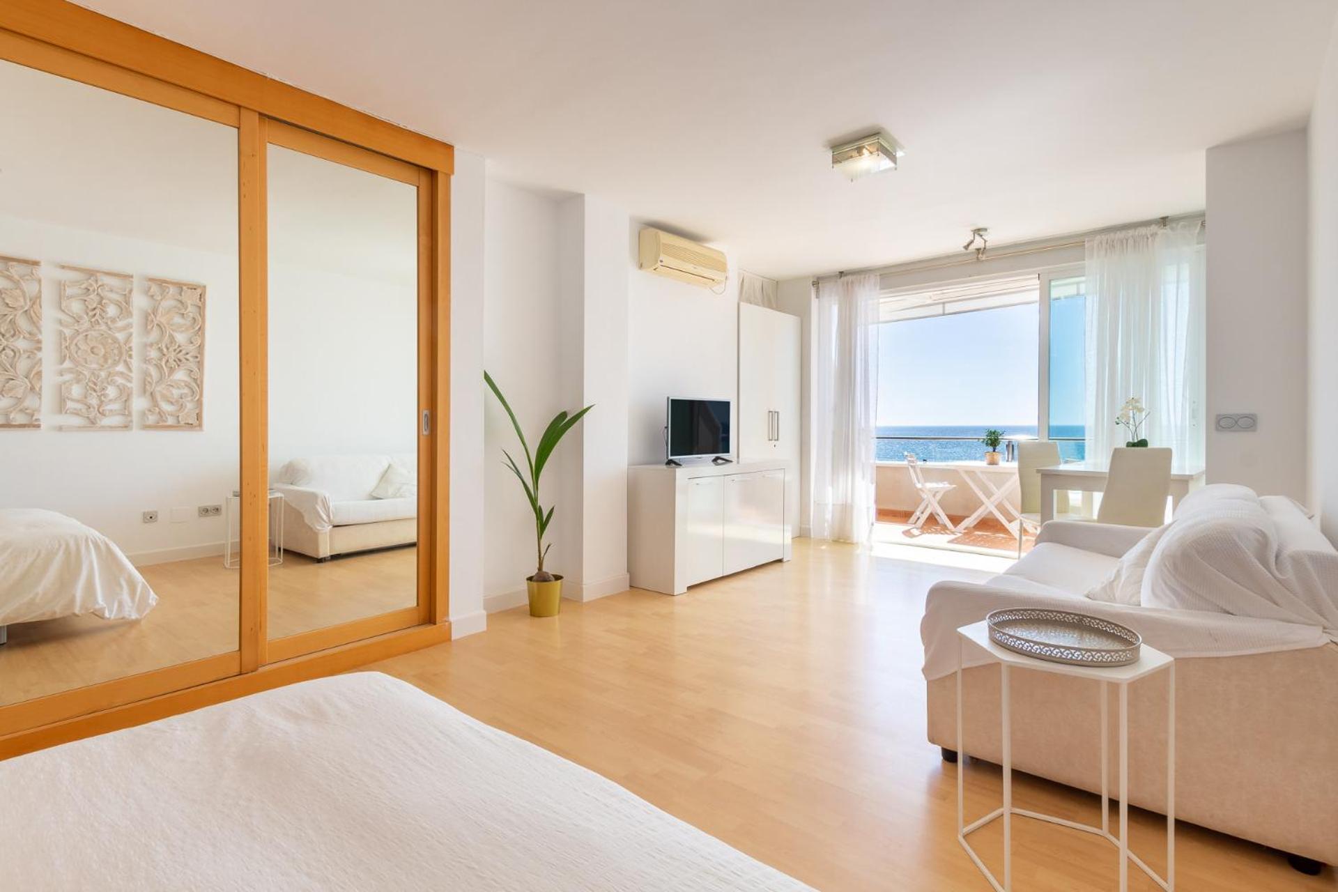 Roca Chica - Parking - Frente Playa - Terraza - Wifi - Bajondillo Y Carihuela Apartment Torremolinos Ngoại thất bức ảnh